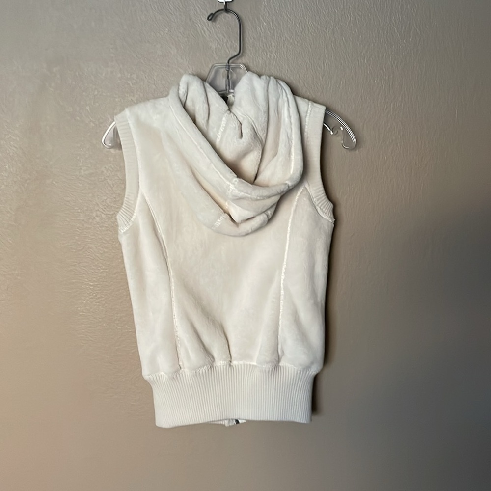 BB Dakota Vest - Picture 2 of 9